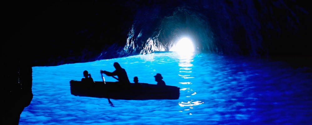 1558443368-grotta-blu-capri.jpg